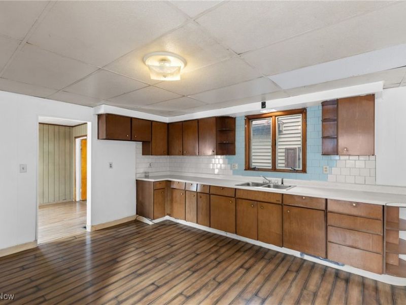 515 Walden Avenue, Tiltonsville, OH 43963 Photo 9