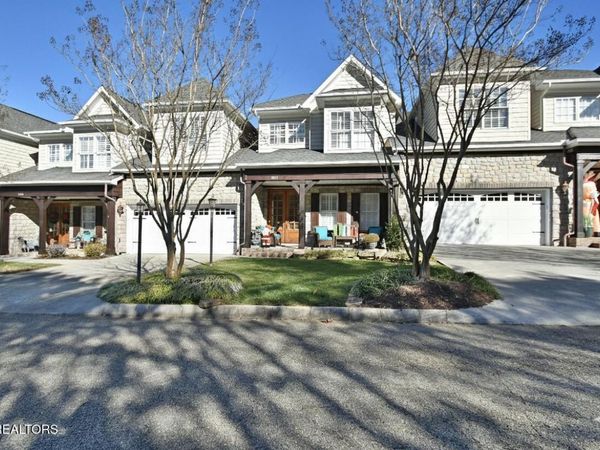 10111 Autumn Valley Lane, Knoxville, TN 37922