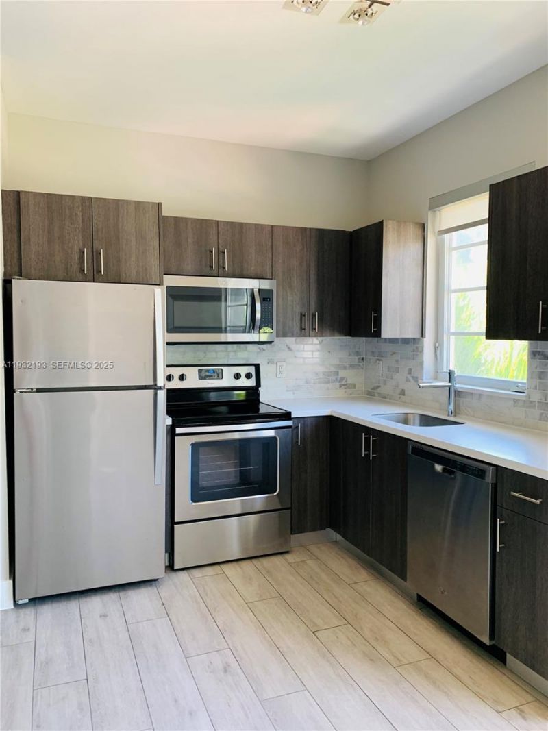 1100 10th St , Unit 15, Miami Beach, FL 33139 Photo