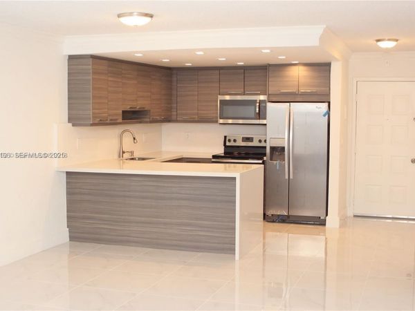 6940 Miami Gardens Dr, Unit 1-126, Hialeah, FL 33015