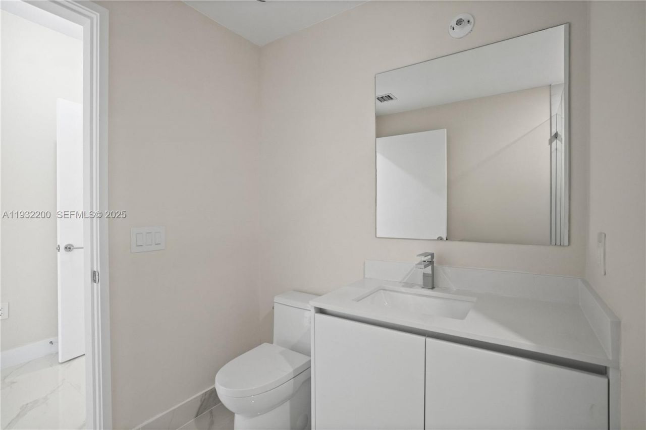 700 NE 24th St , Unit 602, Miami, FL 33137 Photo