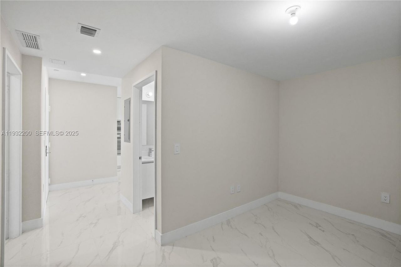 700 NE 24th St , Unit 602, Miami, FL 33137 Photo