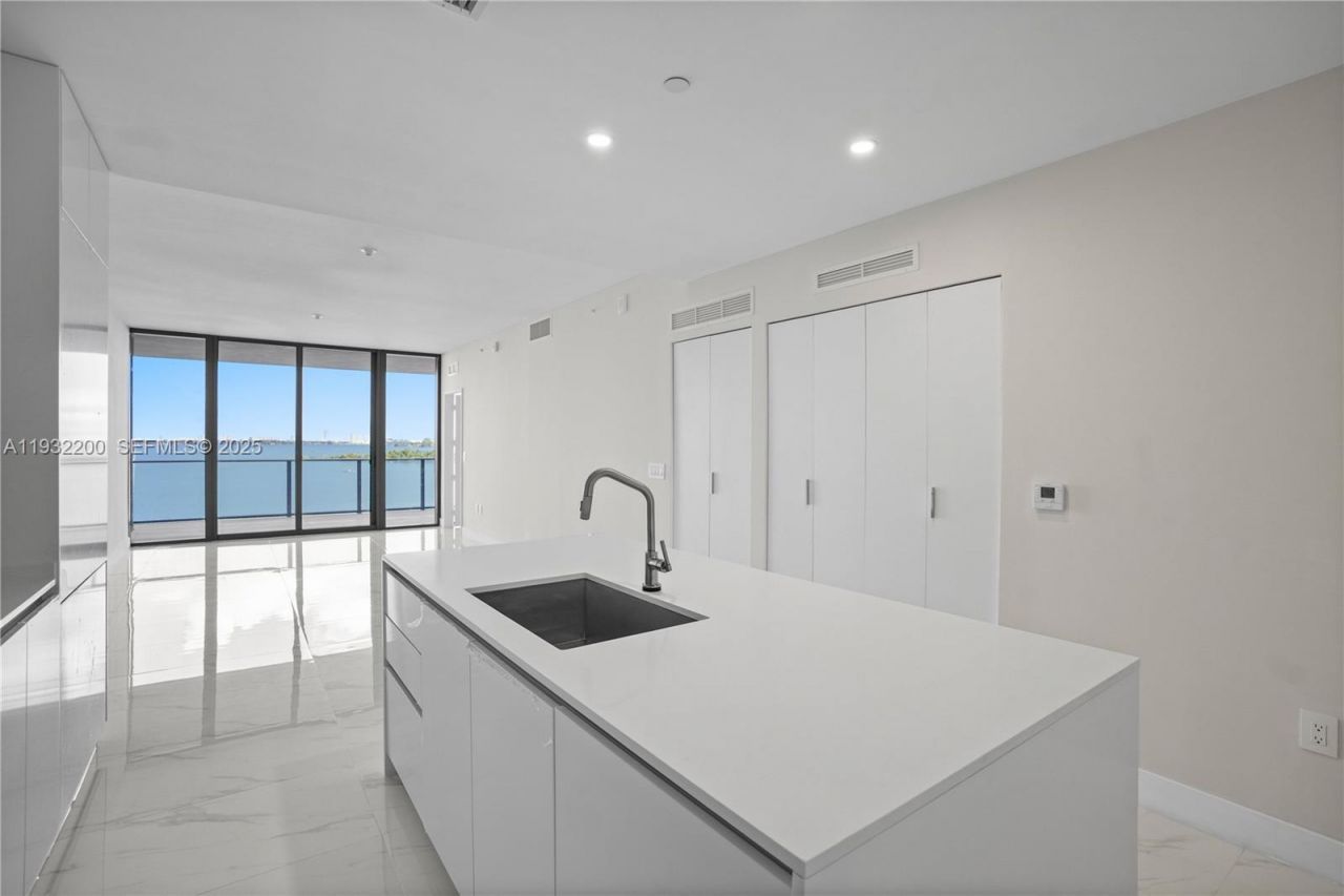 700 NE 24th St , Unit 602, Miami, FL 33137 Photo