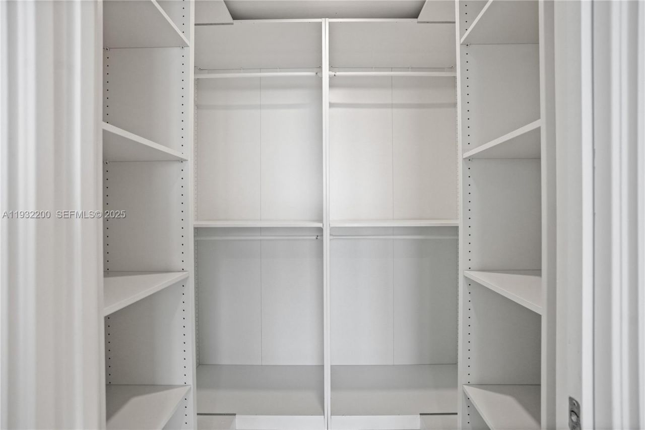 700 NE 24th St , Unit 602, Miami, FL 33137 Photo