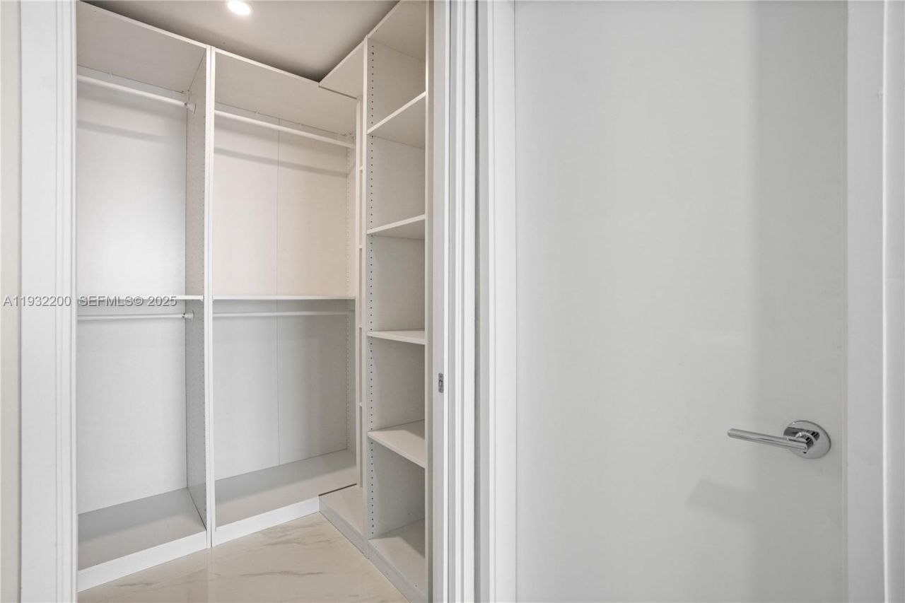 700 NE 24th St , Unit 602, Miami, FL 33137 Photo