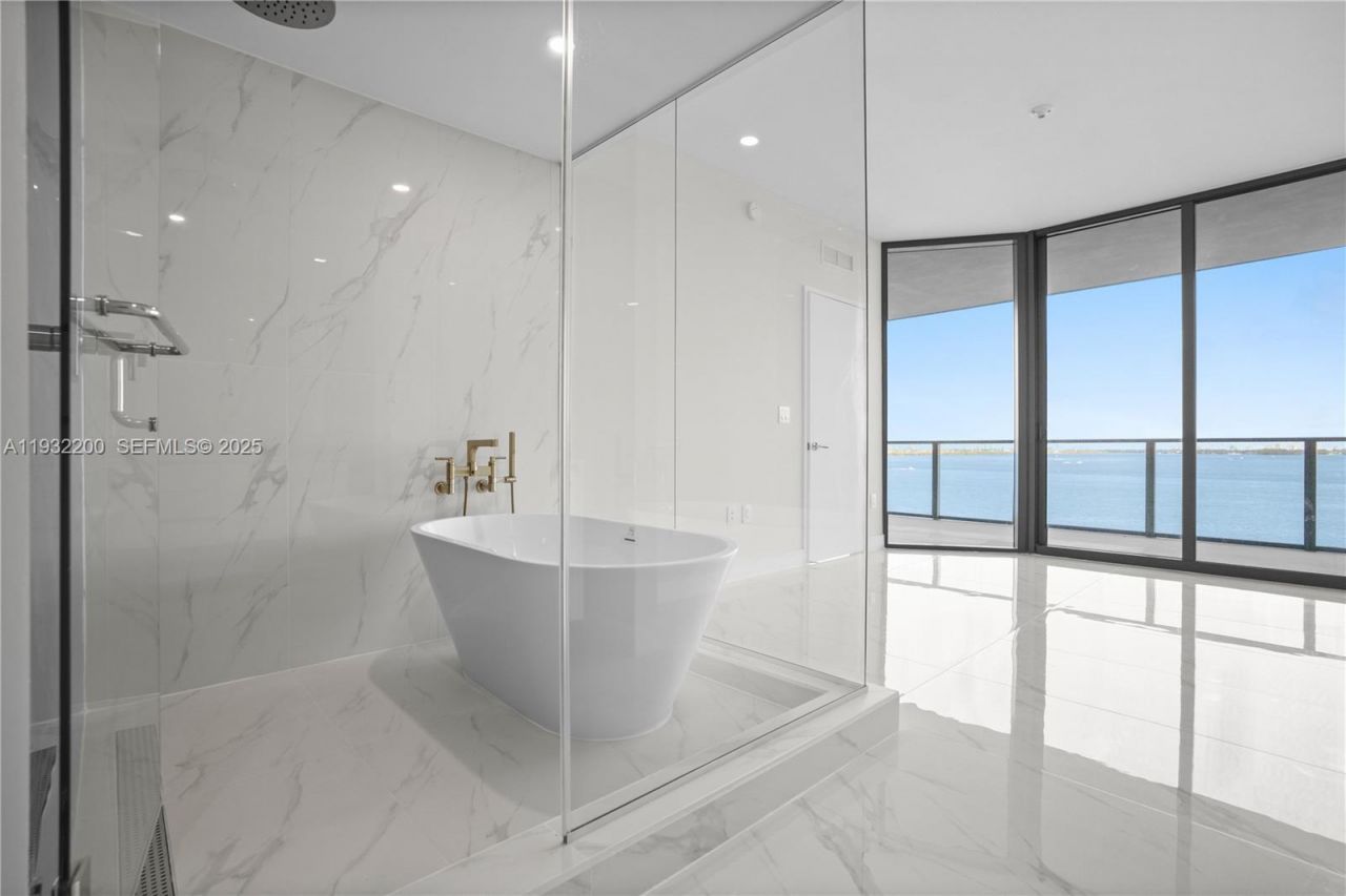 700 NE 24th St , Unit 602, Miami, FL 33137 Photo