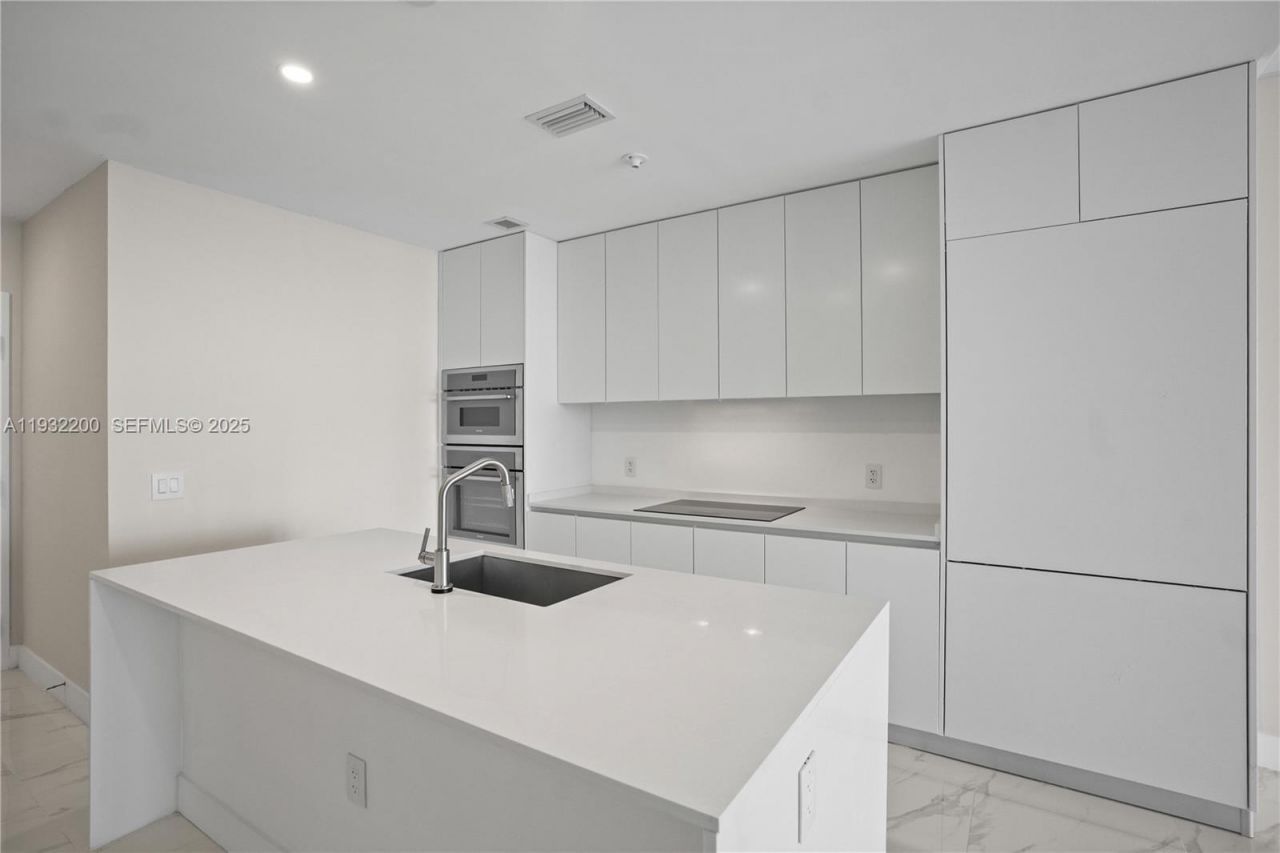 700 NE 24th St , Unit 602, Miami, FL 33137 Photo