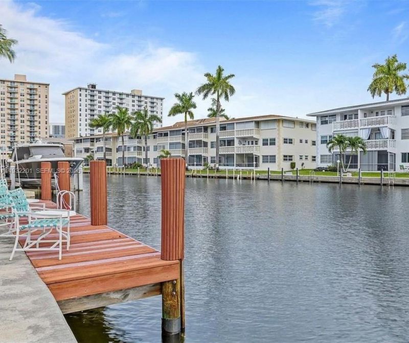 501 Blue Heron Dr, Unit 310-A, Hallandale Beach, FL 33009 Photo