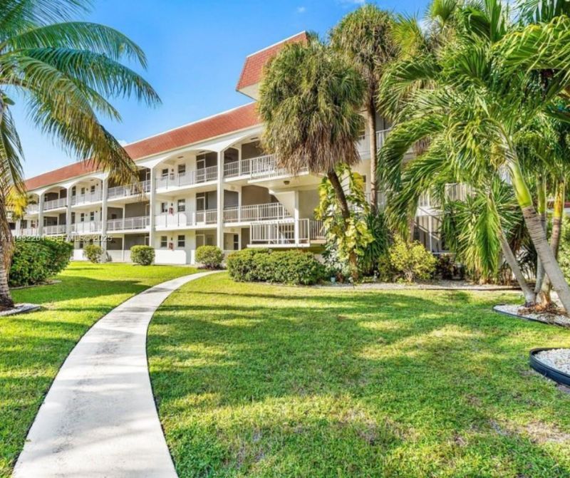 501 Blue Heron Dr, Unit 310-A, Hallandale Beach, FL 33009 Photo