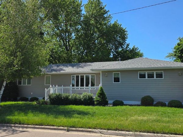 313 3rd Avenue N, Emmons, MN 56029