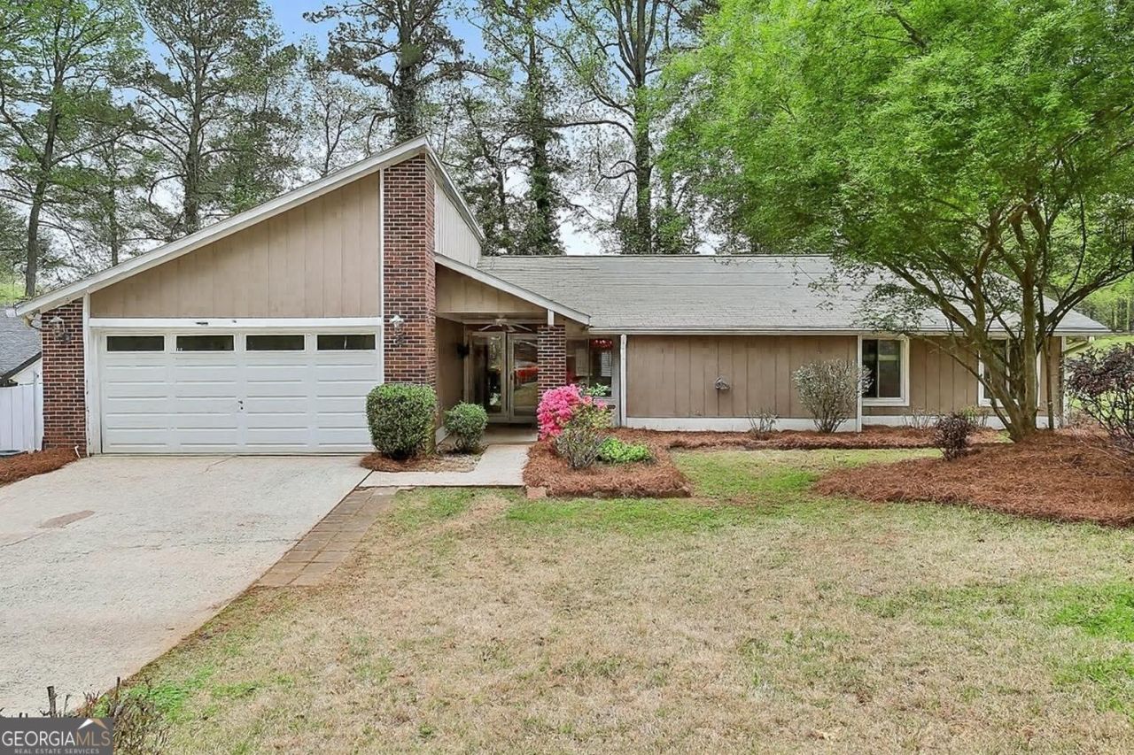 100 Lake Forest Drive, Peachtree City, GA 30269 Main Photo