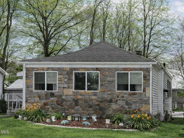 2427 3rd Avenue, Schenectady, NY 12303