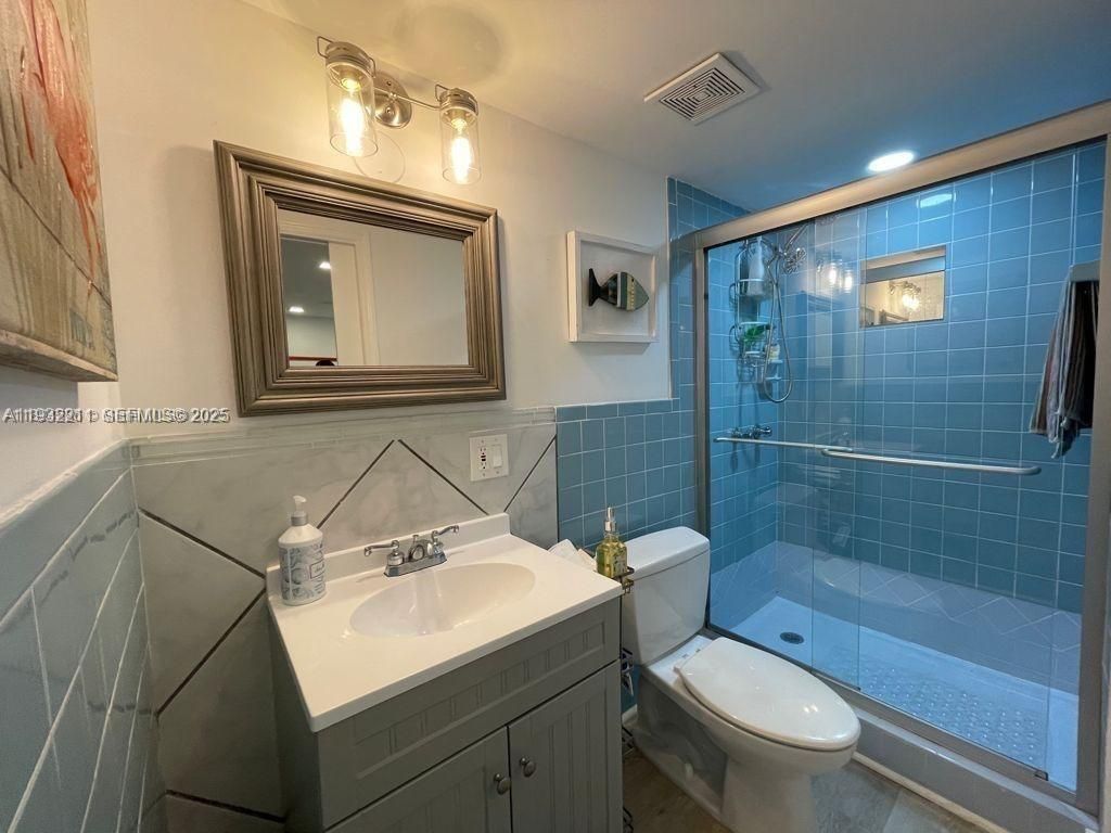 3944 NE 167th St , Unit 107, North Miami Beach, FL 33160 Photo