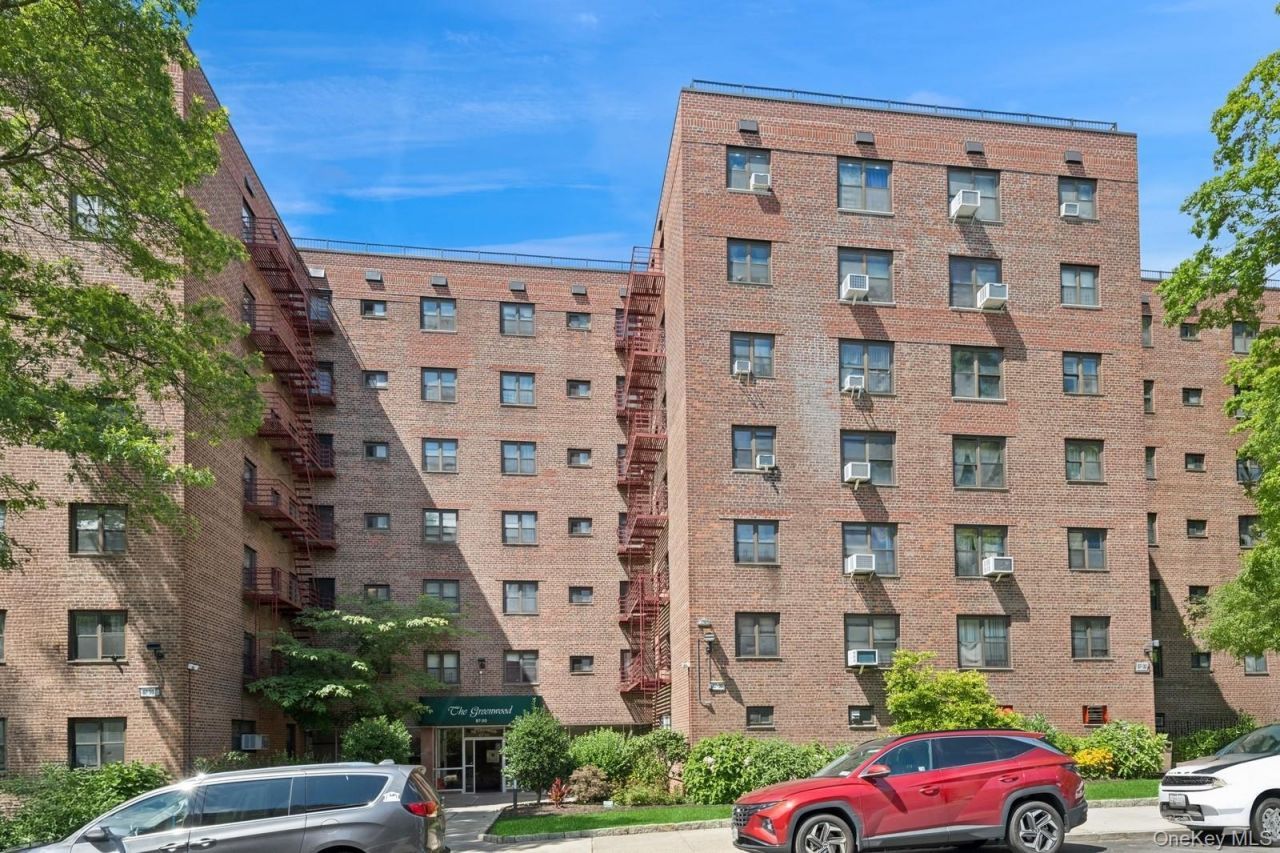 87-30 204 Street, Unit A78, Hollis, NY 11423 Main Photo