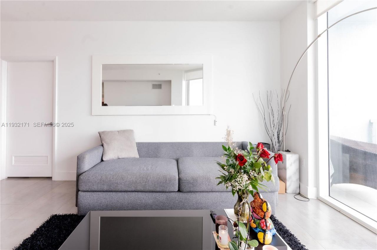 1900 N Bayshore Dr , Unit 3514, Miami, FL 33132 Photo