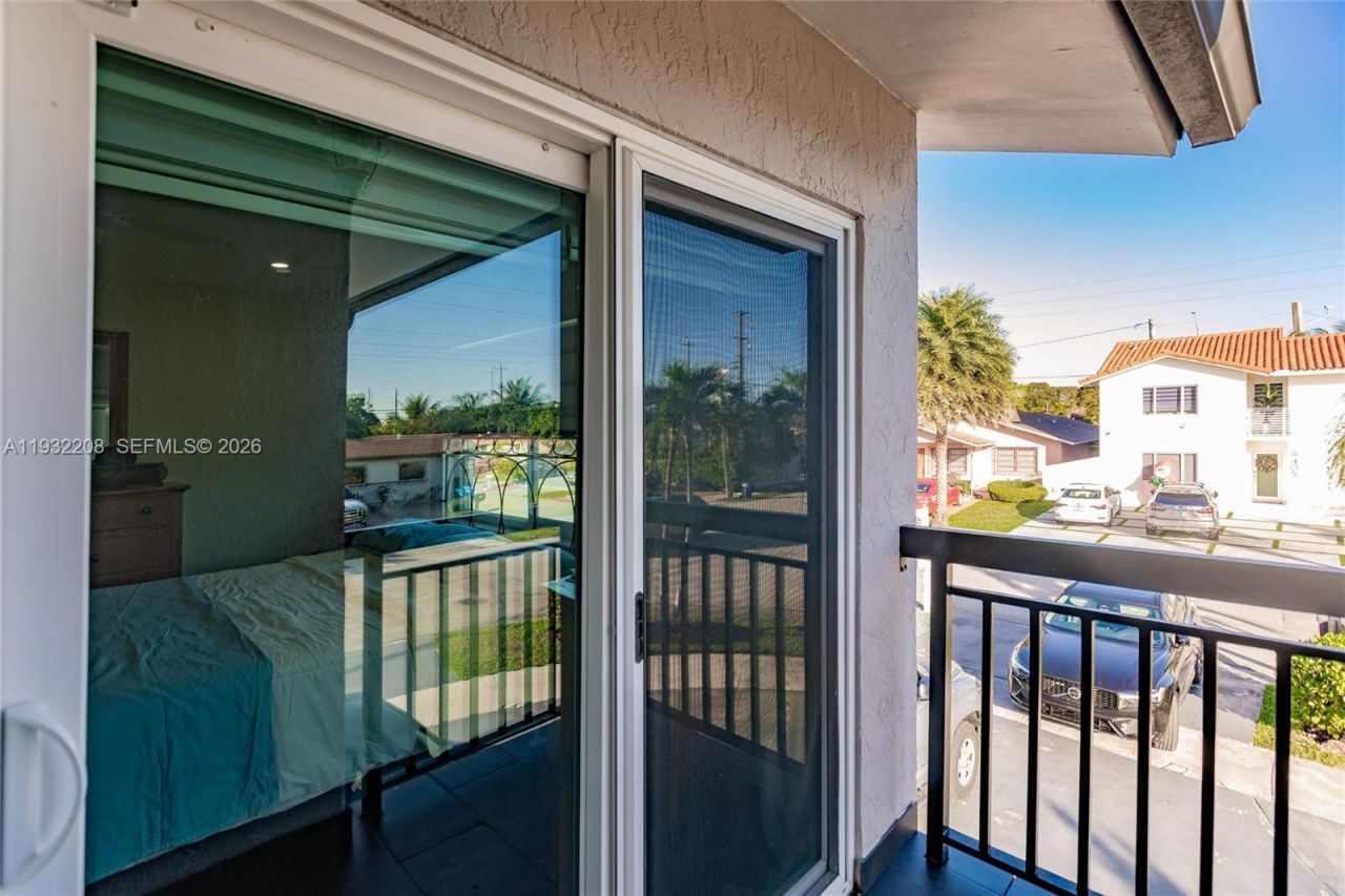 9404 SW 8th Ter , Miami, FL 33174 Photo