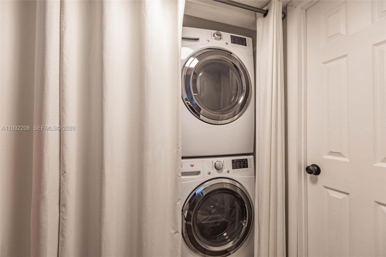 9404 SW 8th Ter , Miami, FL 33174 Photo