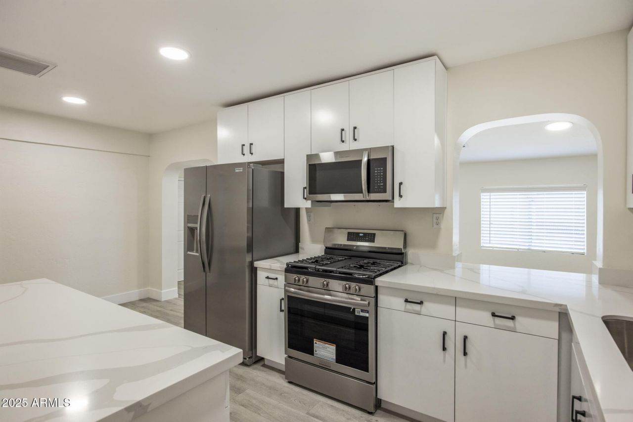 6815 N 32nd Avenue, Phoenix, AZ 85017 Main Photo