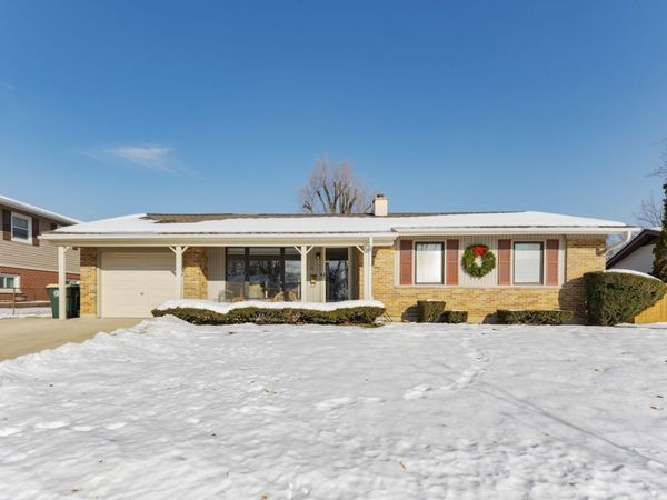 739 DELPHIA Avenue, Elk Grove Village, IL 60007