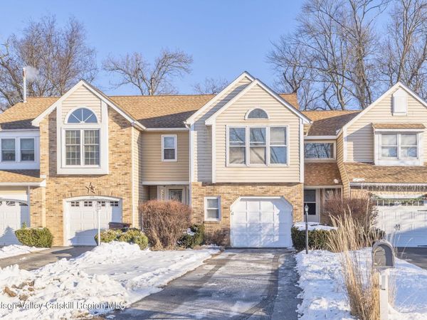 5 Cottonwood Circle, Saugerties, NY 12477