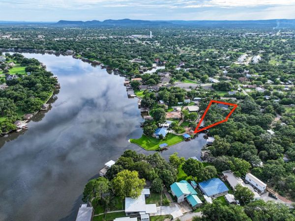 2001 Granite Cv., Kingsland, TX 78639