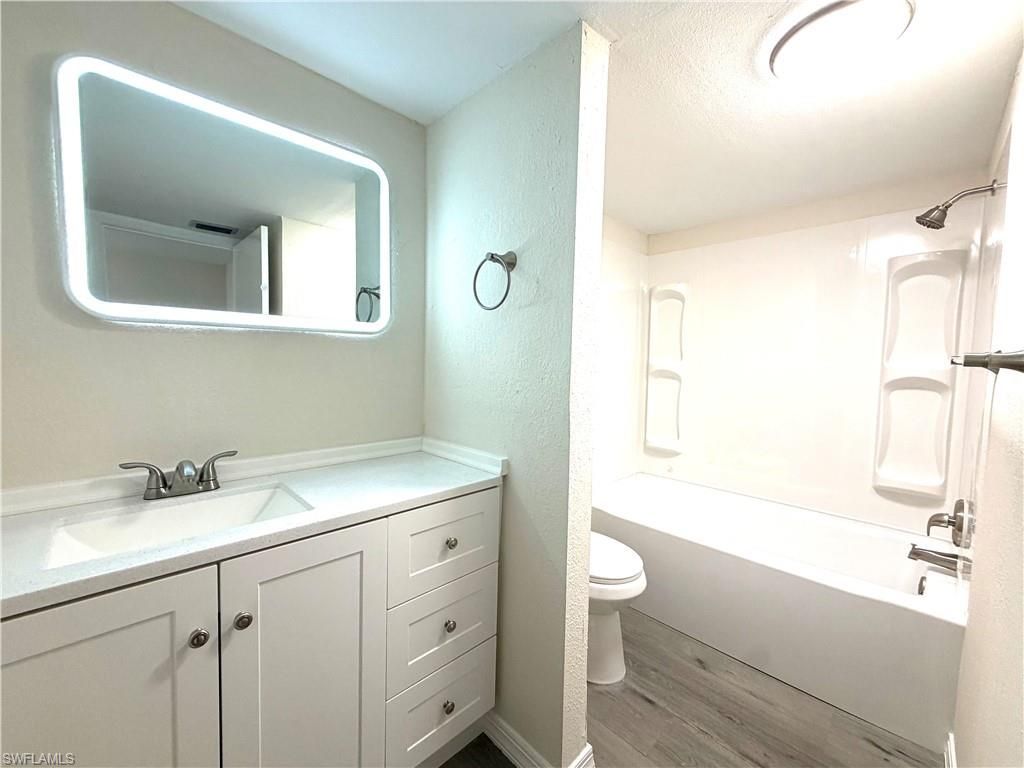 3704 Broadway, Unit 204, Fort Myers, FL 33901 Photo