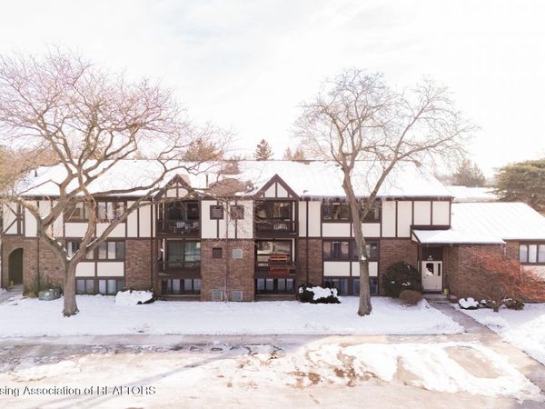 6160 Innkeepers Court, East Lansing, MI 48823