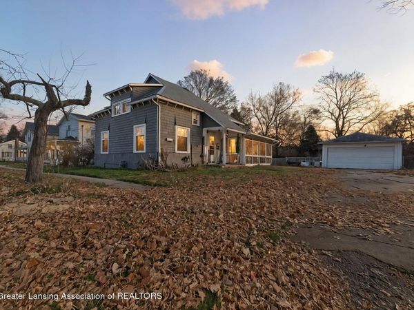 215 S Liberty Street, Marshall, MI 49068