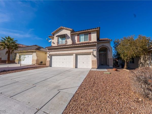 8280 Crown Peak Avenue, Las Vegas, NV 89117