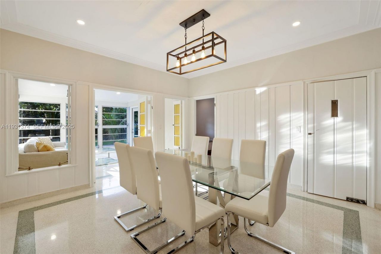 3760 Royal Palm Ave, Miami Beach, FL 33140 Photo