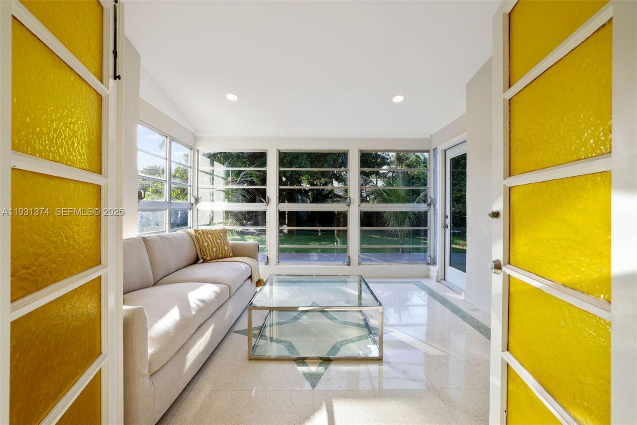 3760 Royal Palm Ave, Miami Beach, FL 33140 Photo