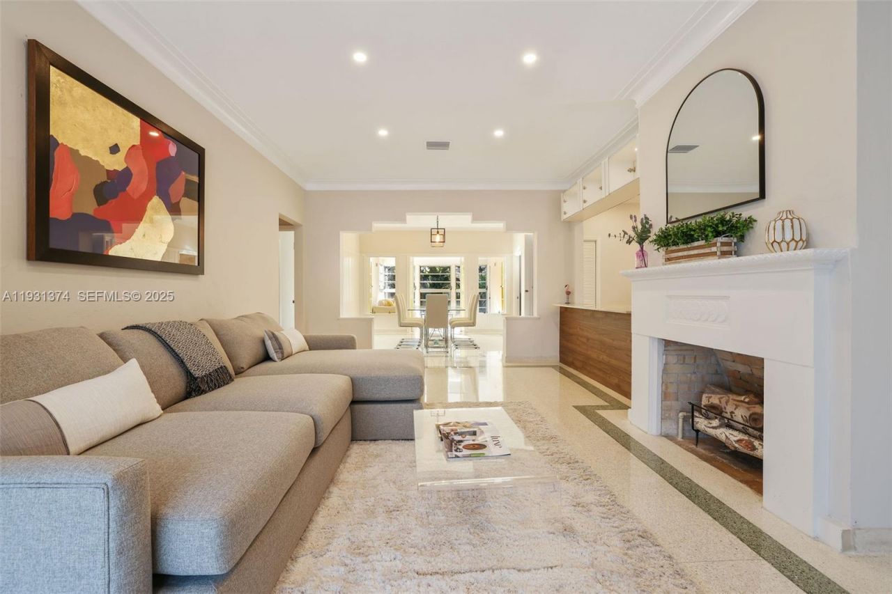 3760 Royal Palm Ave, Miami Beach, FL 33140 Photo