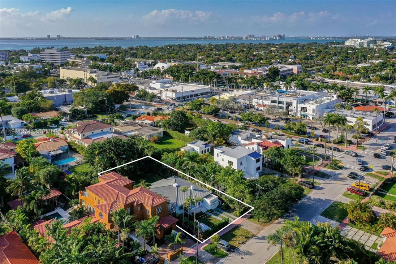 3760 Royal Palm Ave, Miami Beach, FL 33140 Photo