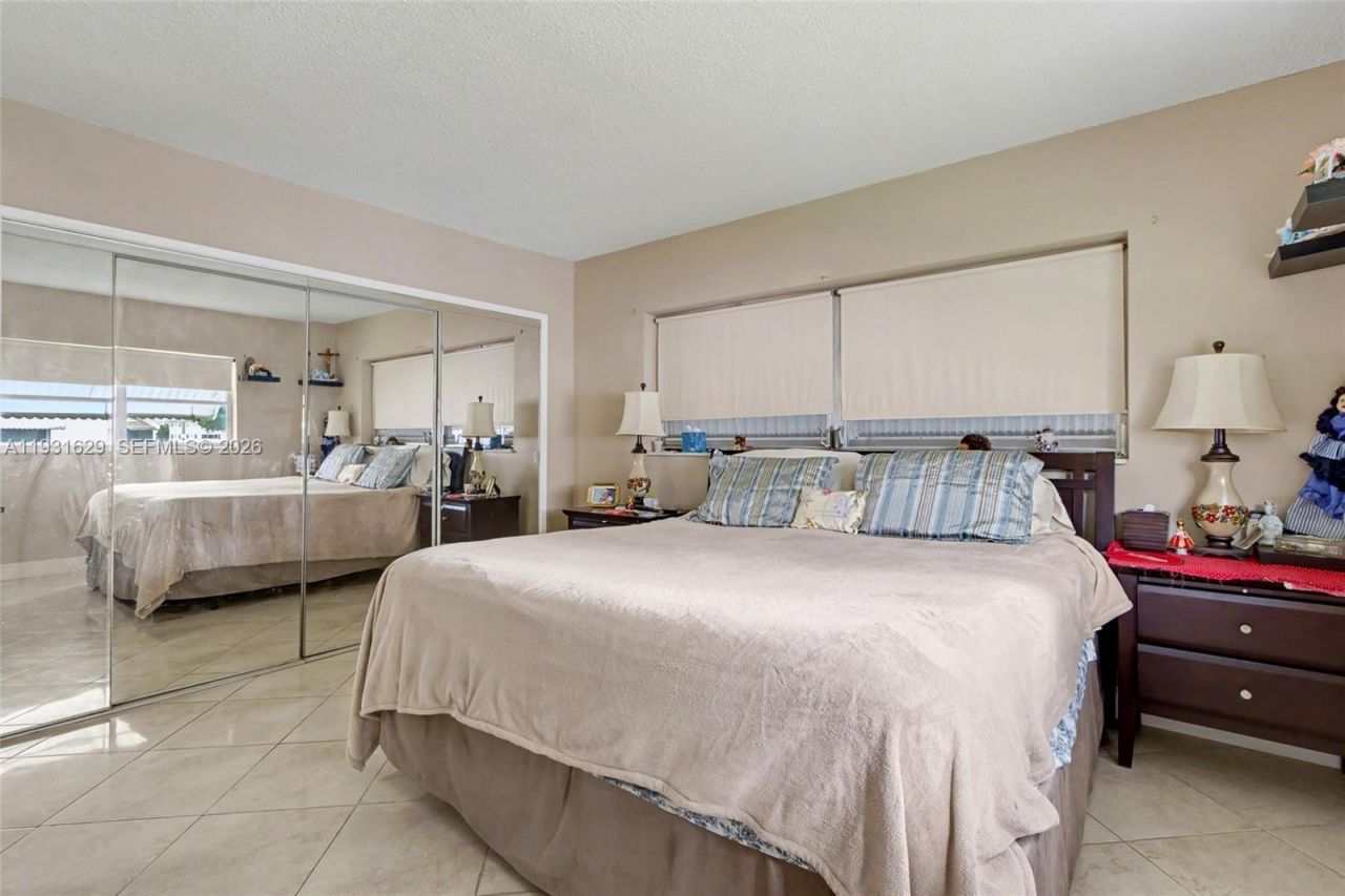 1000 Hillcrest Ct, Unit 214, Hollywood, FL 33021 Photo