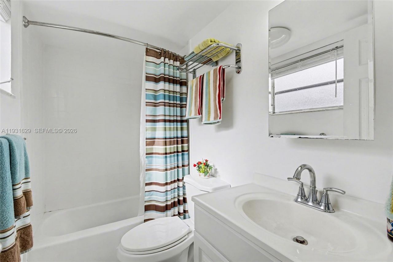 1000 Hillcrest Ct, Unit 214, Hollywood, FL 33021 Photo