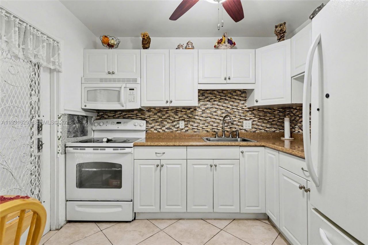 1000 Hillcrest Ct, Unit 214, Hollywood, FL 33021 Photo