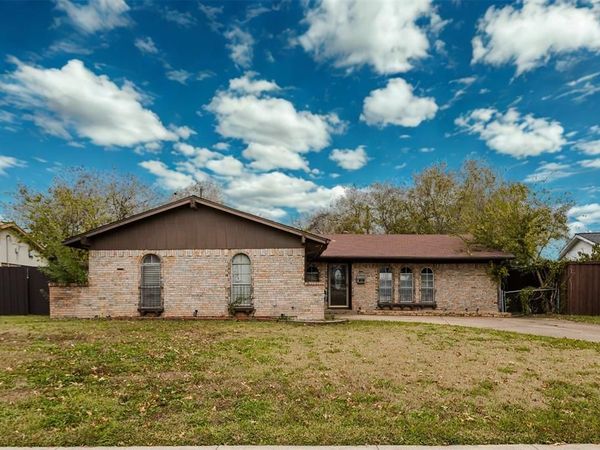 2517 Rosewood Drive, Mesquite, TX 75150