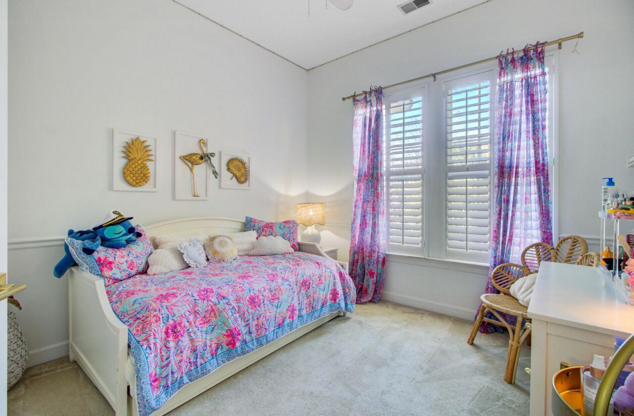 704 Netherton Court Photo 38