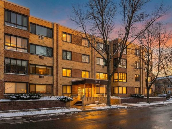 1912 Dupont Avenue S, Unit 407, Minneapolis, MN 55403