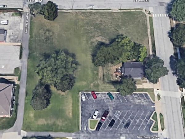 400 E Green Street, Lee's Summit, MO 64063