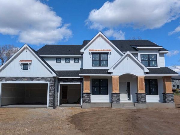 1867 Royal Boulevard N, Lake Elmo, MN 55042
