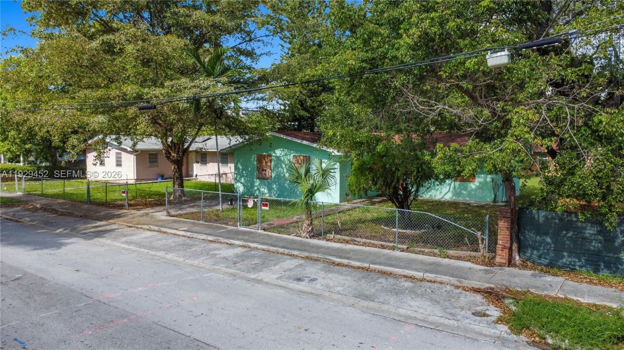 3715 Oak Ave, Miami, FL 33133 Photo