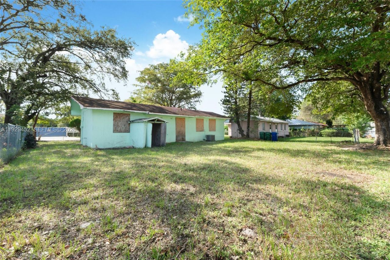 3715 Oak Ave, Miami, FL 33133 Photo