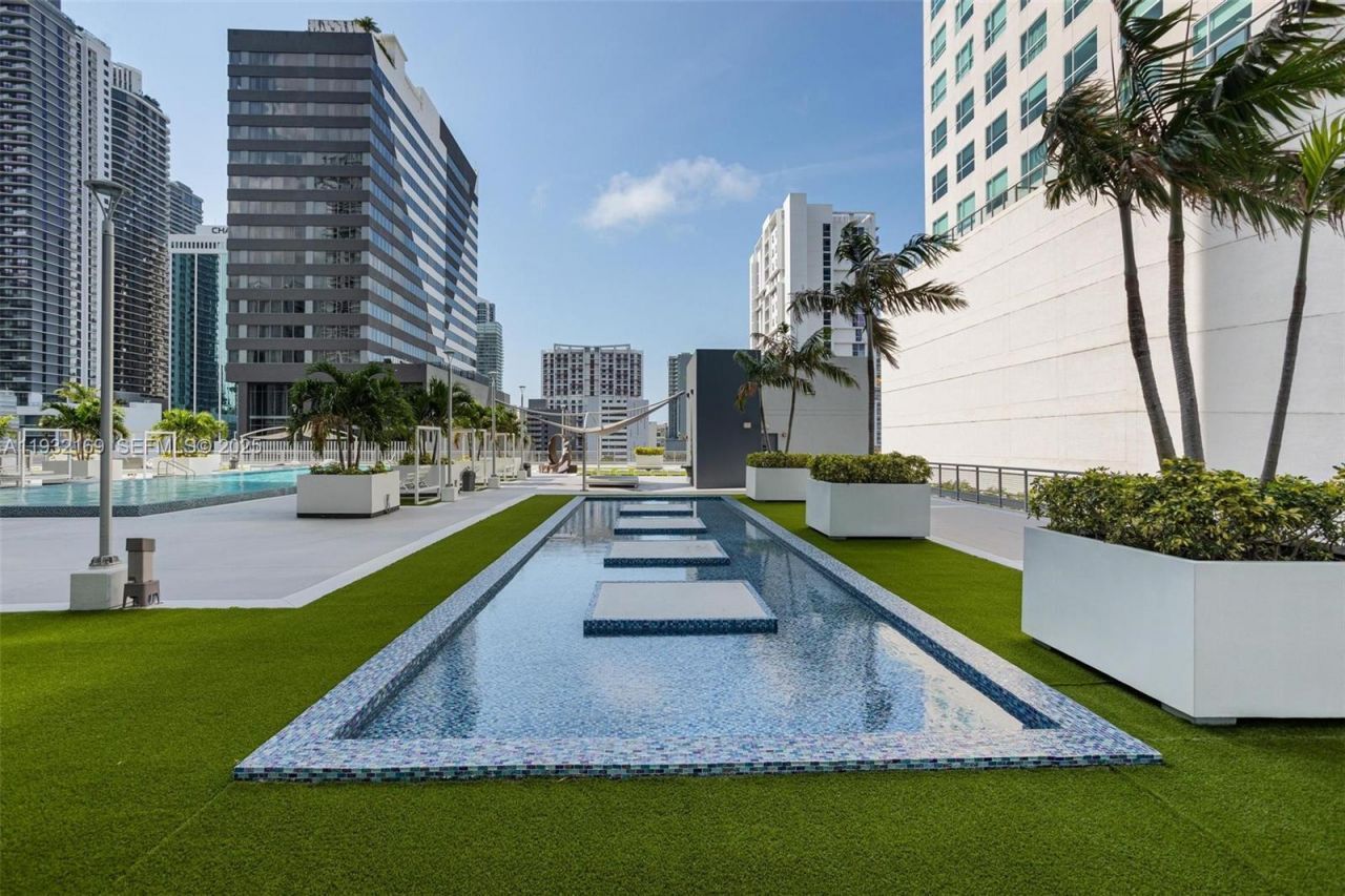 690 SW 1st Ct, Unit 1213, Miami, FL 33130 Photo