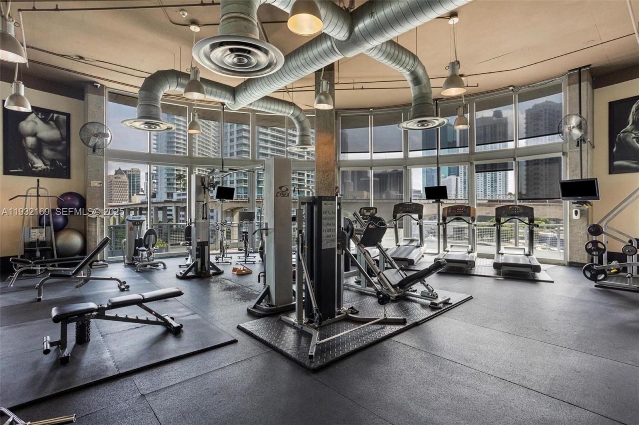 690 SW 1st Ct, Unit 1213, Miami, FL 33130 Photo