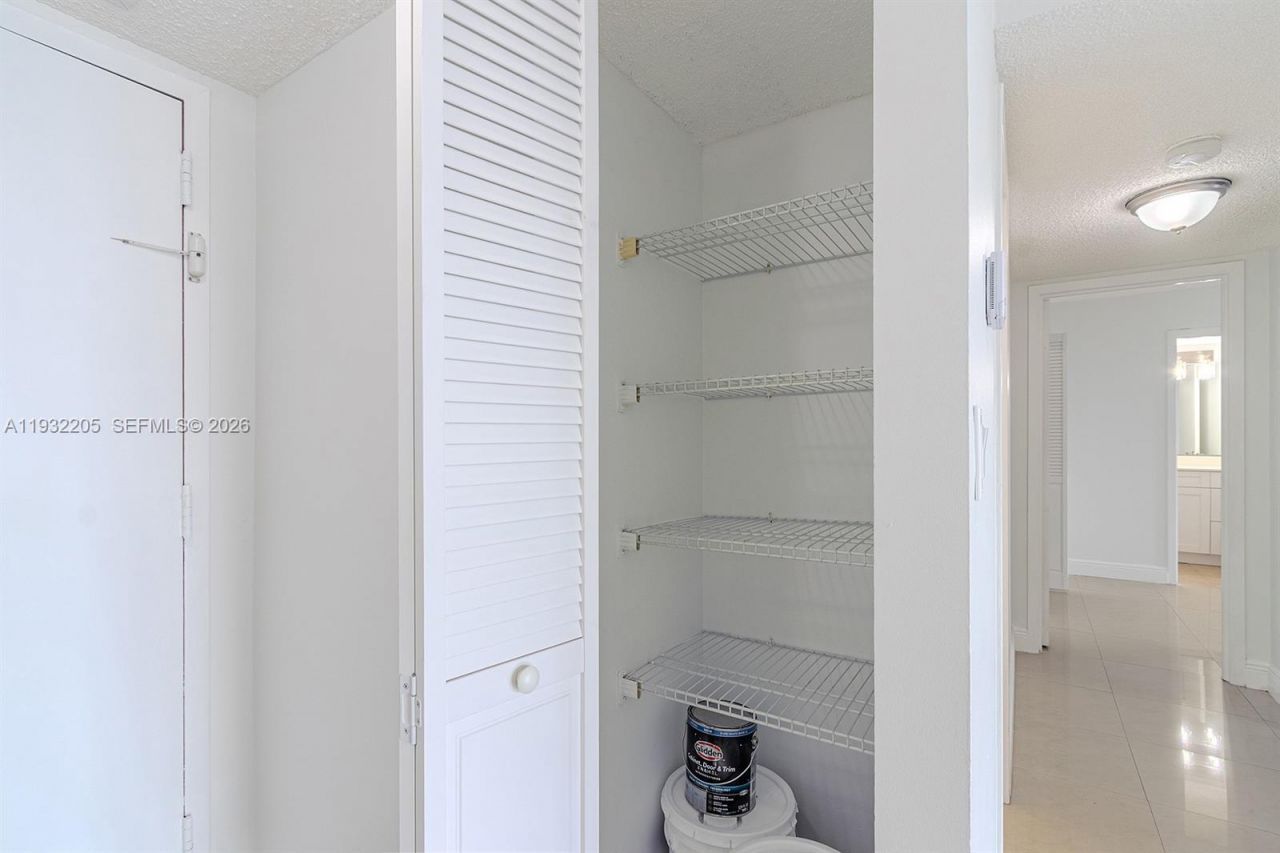 1000 Parkview Dr, Unit 301, Hallandale Beach, FL 33009 Photo