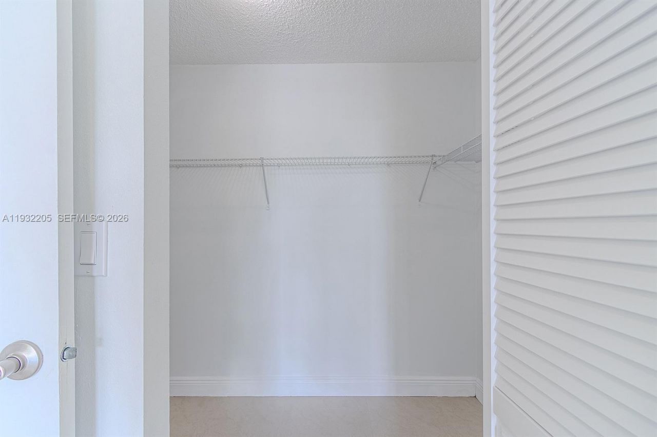 1000 Parkview Dr, Unit 301, Hallandale Beach, FL 33009 Photo