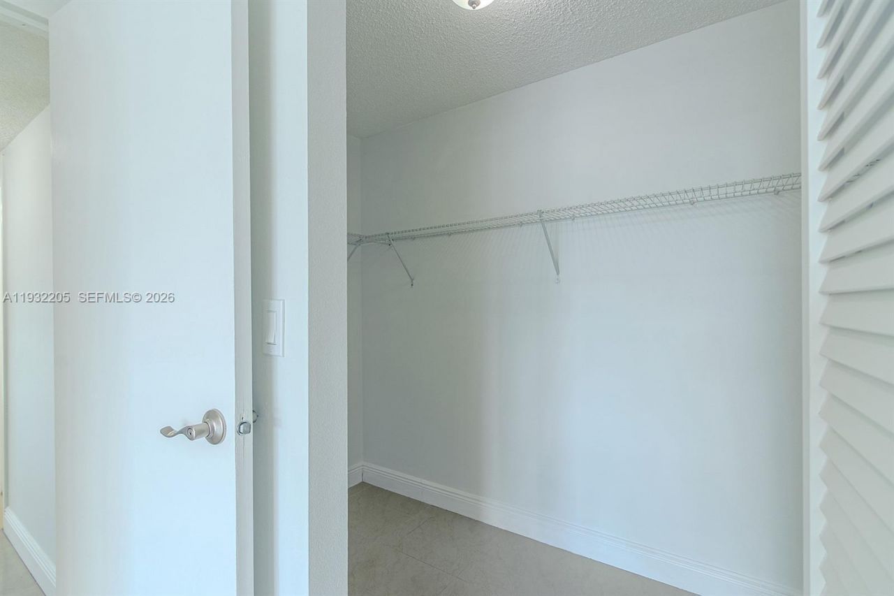 1000 Parkview Dr, Unit 301, Hallandale Beach, FL 33009 Photo
