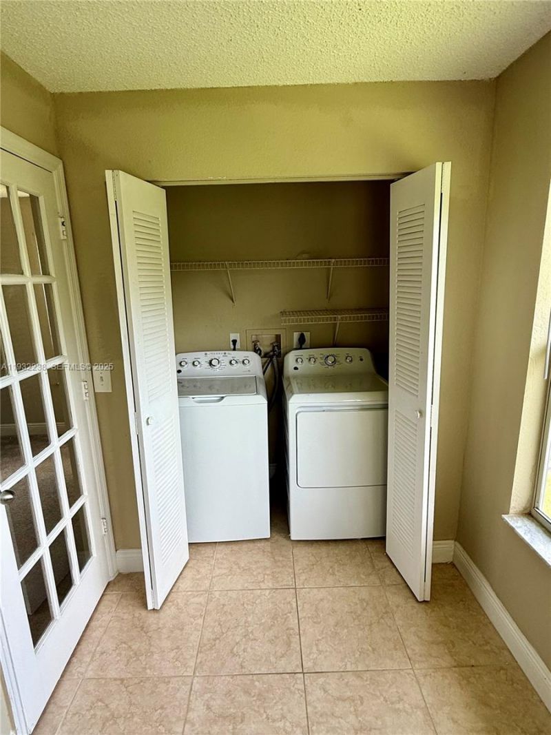 595 Vista Isles Dr, Unit 1923, Sunrise, FL 33325 Photo