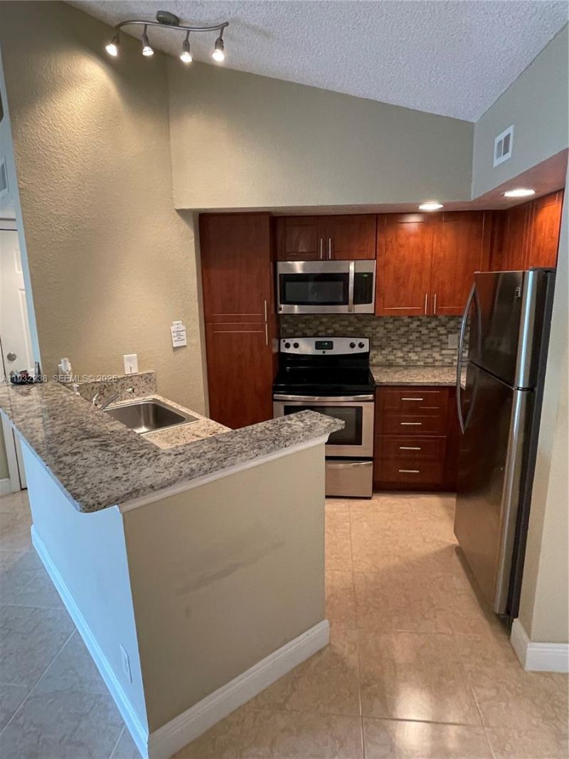 595 Vista Isles Dr, Unit 1923, Sunrise, FL 33325 Photo